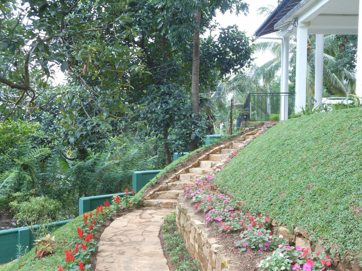 Lavender Hills Home Stay Kandy Buitenkant foto