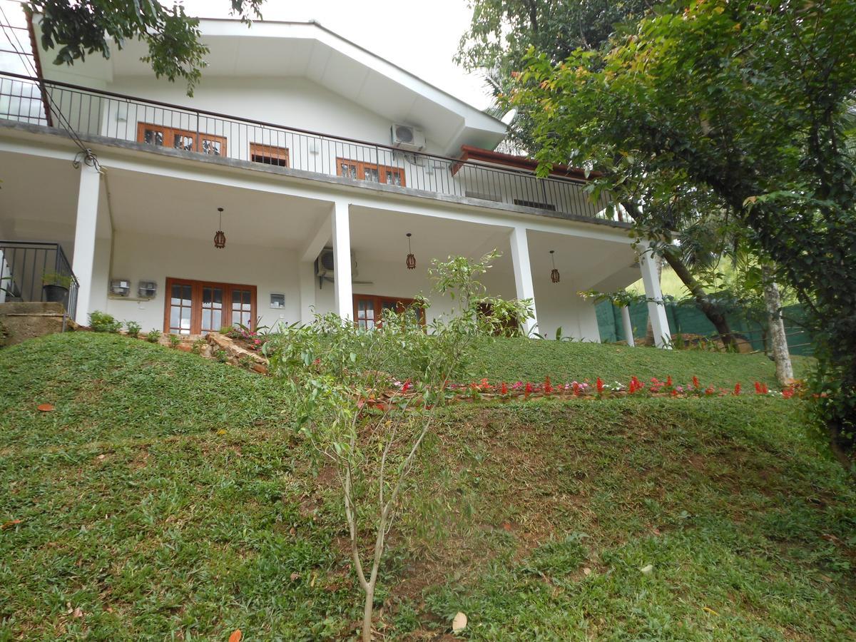 Lavender Hills Home Stay Kandy Buitenkant foto